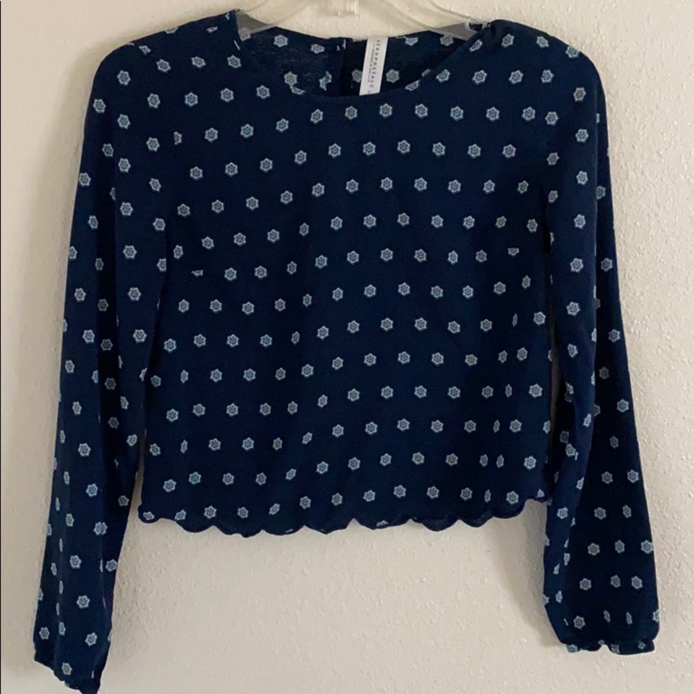 Cute semi-cropped blouse